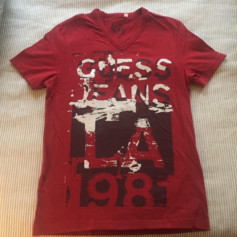 GUESS V-Neck Tee Red Black